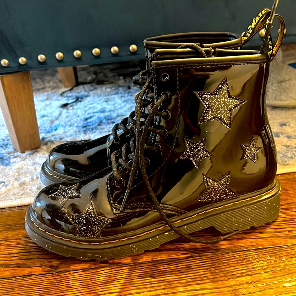 Kids Dr. Martens 1460 Glitter Star Patent Lace Up Boots Size US 4M/5L